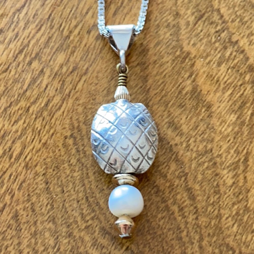 Sterling  silver necklace with pendant